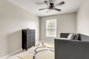 Interior - ~ 1/2 Mi to Mercedes-benz Stadium: Atlanta Home (Atlanta)