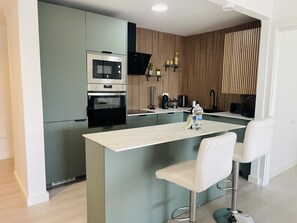 Fridge, microwave, oven, dishwasher - Apartment Altos de Tamango in Nerja (Nerja)