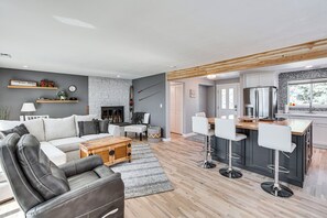 House (5 Bedrooms) | Interior