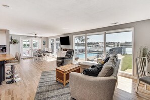 House (5 Bedrooms) | Interior