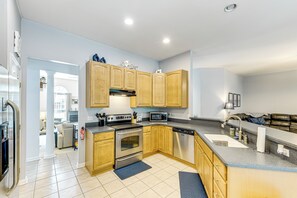 Interior - Dog-friendly Family Retreat Near Chincoteague Bay! (Greenbackville)