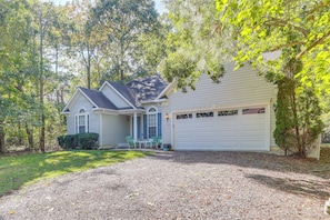 Interior - Dog-friendly Family Retreat Near Chincoteague Bay! (Greenbackville)