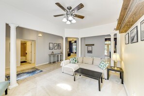 Interior - Dog-friendly Family Retreat Near Chincoteague Bay! (Greenbackville)