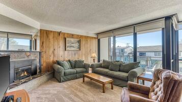 TV, fireplace, DVD player, offices