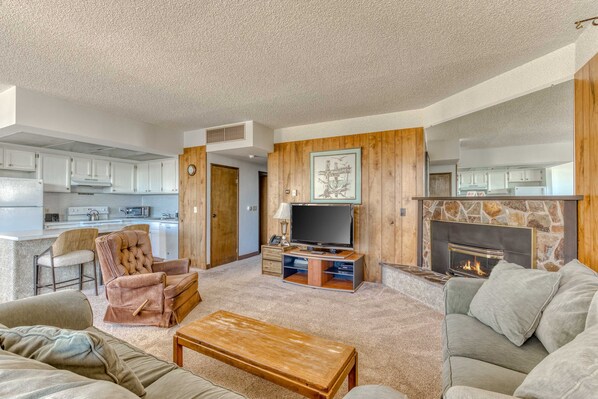TV, fireplace, DVD player, offices