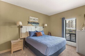 2 bedrooms, iron/ironing board, WiFi, bed sheets - Sand & Sea (118) Shore Thing - Oceanside Charm (Seaside)