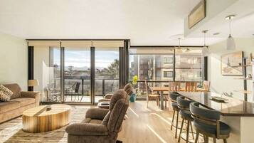 TV, fireplace, DVD player, offices