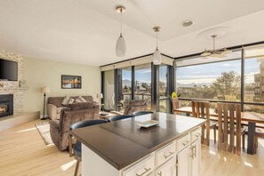 TV, fireplace, DVD player, offices