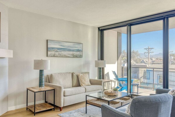 TV, fireplace, DVD player, offices