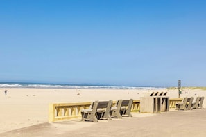 On the beach - Sand & Sea (218) Rare Ruby - Beach View, Sauna (Seaside)