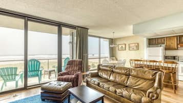 Fernseher, DVD-Player, Arbeitsbereiche