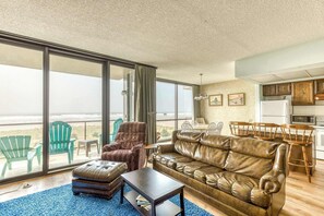 TV, DVD player, offices - Sand & Sea (304) Retro Chic - Beachfront Retreat (Seaside)