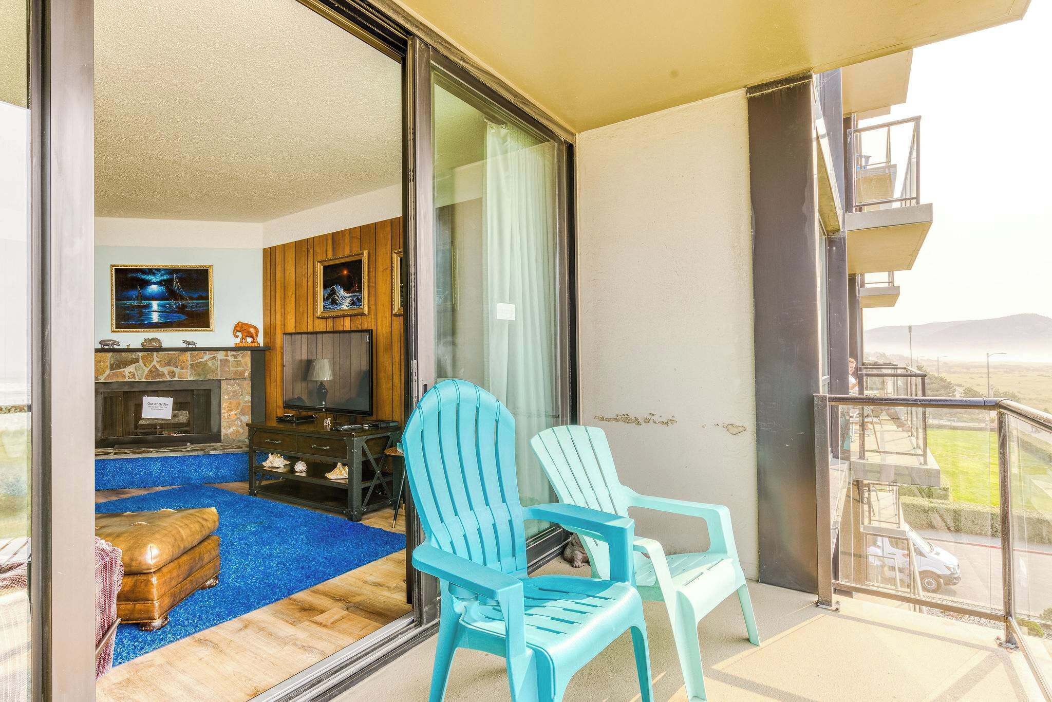 Fernseher, DVD-Player, Arbeitsbereiche