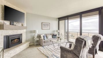 Fernseher, Kamin, DVD-Player, Arbeitsbereiche