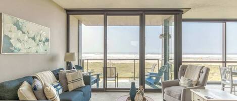 Télévision, cheminée, lecteur de DVD, espaces bureaux