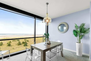 Dining - Sand & Sea (306 308) - 2x Luxury Oceanfront condos (Seaside)