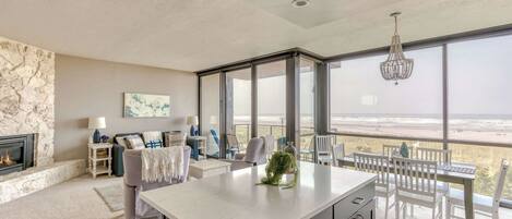 Télévision, cheminée, lecteur de DVD, espaces bureaux