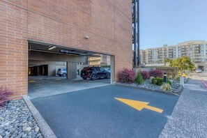 المنطقة المحيطة بالمنشأة