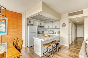 Fridge, microwave, oven, stovetop - Sand & Sea (314) Blue Sky Tranquility-Balcony (Seaside)