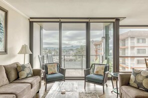 TV, fireplace, DVD player, offices - Sand & Sea (314) Blue Sky Tranquility-Balcony (Seaside)