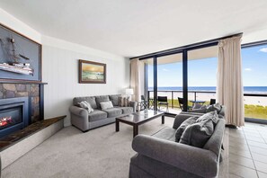 Fernseher, Kamin, DVD-Player, Arbeitsbereiche