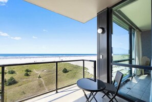 Property grounds - Sand & Sea (400) Sailors Retreat - Private Balcony (Seaside)