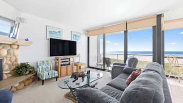 TV, fireplace, DVD player, offices