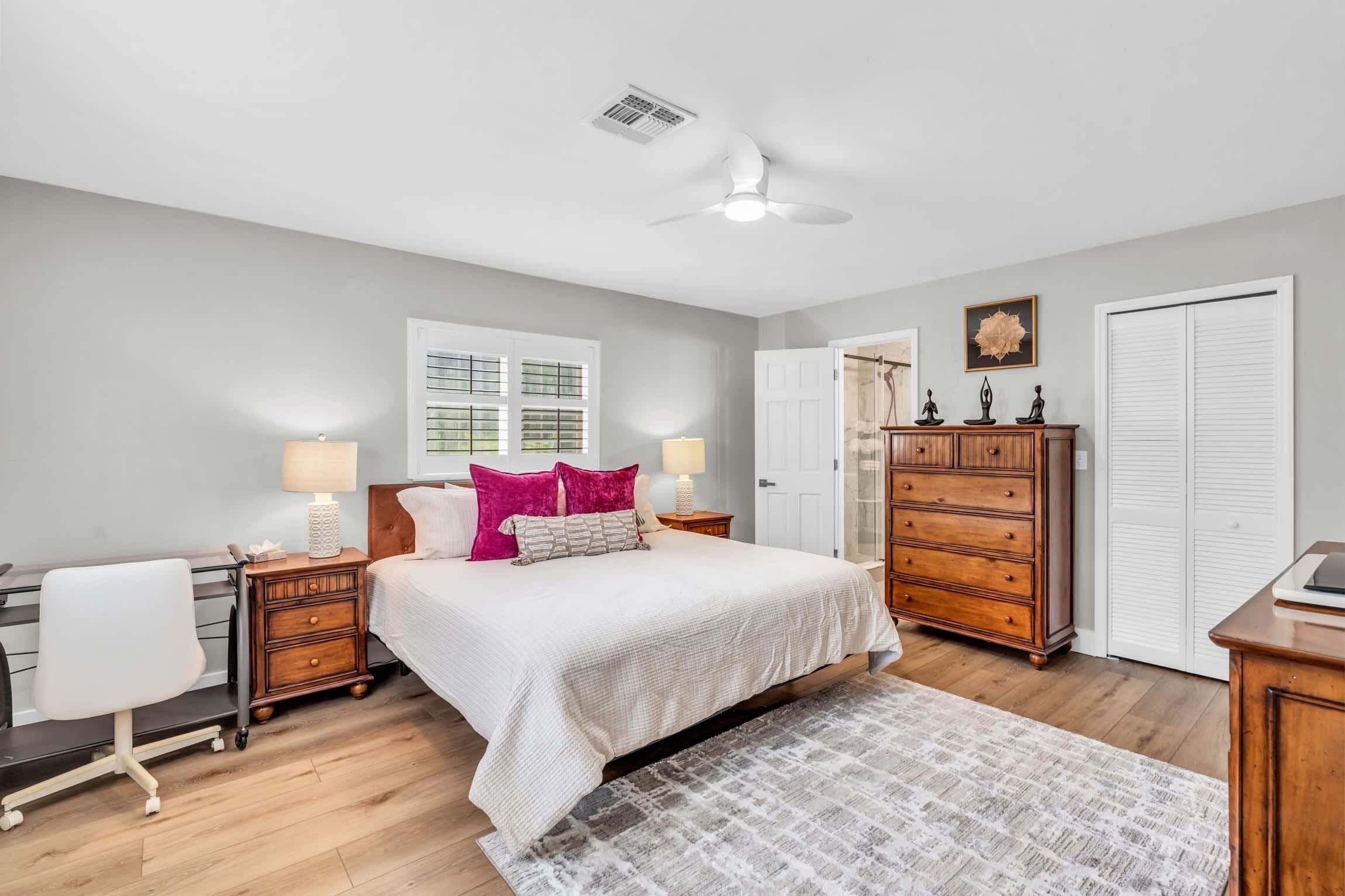 3 bedrooms, desk, iron/ironing board, WiFi