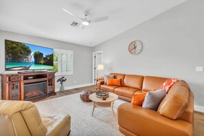 Fernseher, Kamin, Arbeitsbereiche