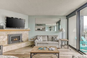 TV, fireplace, DVD player, offices - Sand & Sea (412) Blue Haven - Lux Ocean View (Seaside)