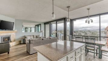 TV, fireplace, DVD player, offices