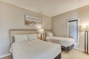 2 bedrooms, iron/ironing board, WiFi, bed sheets - Sand & Sea (508) Salt Life - Lux Beachfront w Pool (Seaside)