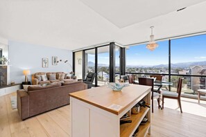 TV, fireplace, DVD player, offices