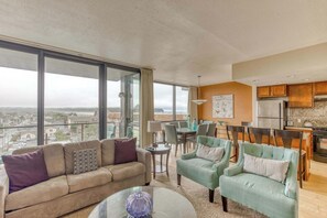 TV, caminetto, lettore DVD, studio