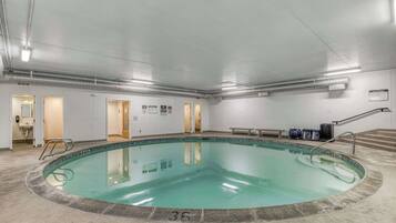 Indendørs pool