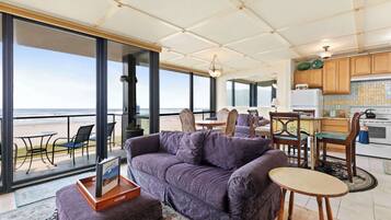 TV, peis og kontorer