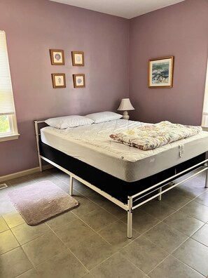 2 dormitorios, tabla de planchar con plancha, wifi y ropa de cama