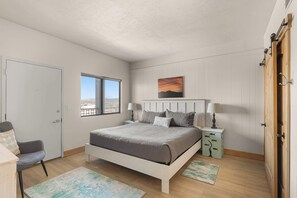 2 chambres, fer et planche à repasser, lit parapluie, Wi-Fi