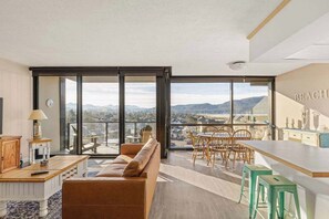 TV, fireplace, offices - Sand & Sea (618) Seaside Panorama -Cozy Beachfront (Seaside)