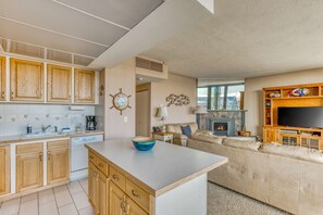 Interior - Sand & Sea (618) Seaside Panorama -Cozy Beachfront (Seaside)