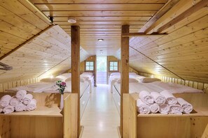 9 chambres, fer et planche à repasser, Wi-Fi, draps fournis