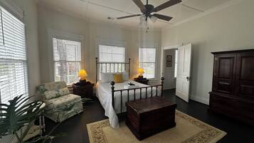 2 dormitorios, tabla de planchar con plancha, wifi y ropa de cama