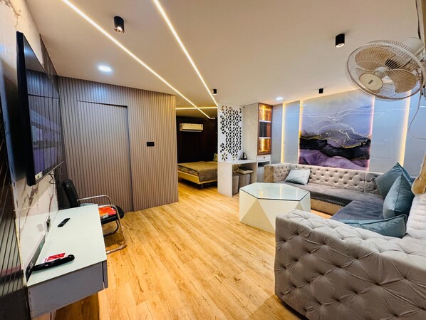 Luxury Apartment, City View | 1 bedroom, free WiFi - Home Escape Elite 1BHK Penthouse (Ujjain)