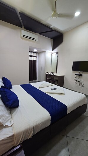 Deluxe Double Room | Desk, free WiFi