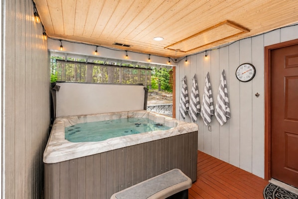 Unclassified image, 1 of 49, button - Alpine Getaway 2 Bedroom Home by RedAwning (Leavenworth)