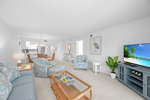 Condo, 2 Bedrooms | Living area