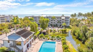 Condo, 2 Bedrooms | Exterior