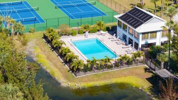 Condo, 2 Bedrooms | Sport court