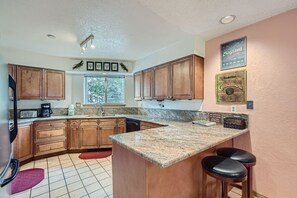 Condo, 2 Bedrooms | Private kitchen | Fridge, oven, coffee/tea maker, toaster - 122 Cinnamon Ridge 2 Bedroom Condo by RedAwning (Keystone)
