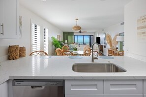 Condo, 2 Bedrooms | Private kitchen